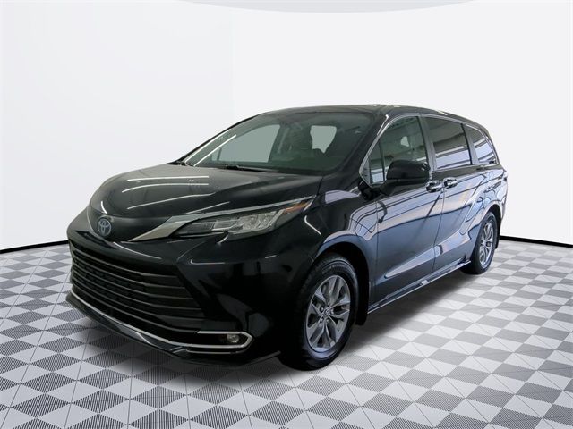 2023 Toyota Sienna XLE