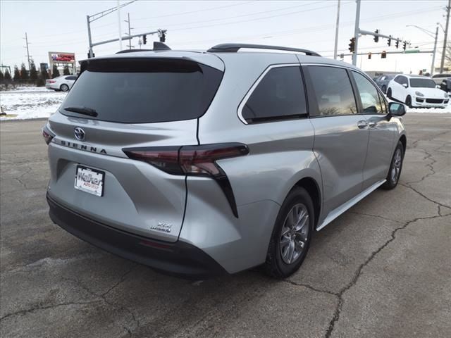 2023 Toyota Sienna XLE