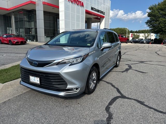 2023 Toyota Sienna XLE