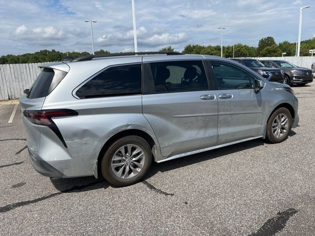 2023 Toyota Sienna XLE