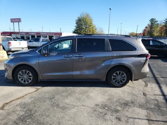 2023 Toyota Sienna XLE