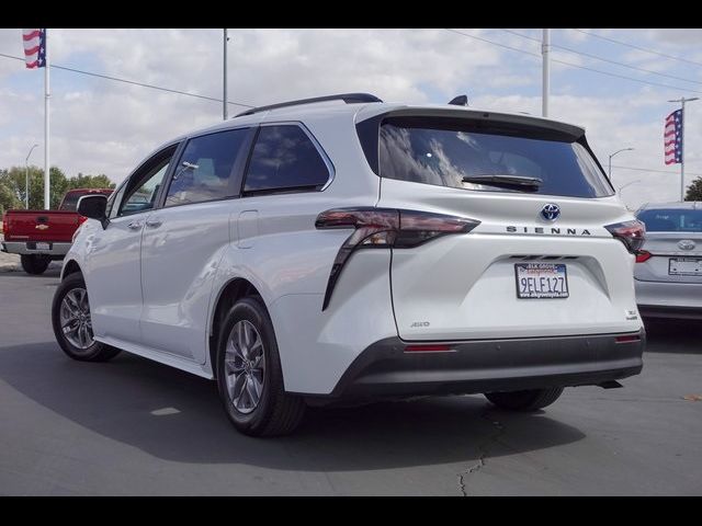 2023 Toyota Sienna XLE