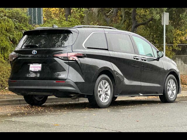 2023 Toyota Sienna XLE