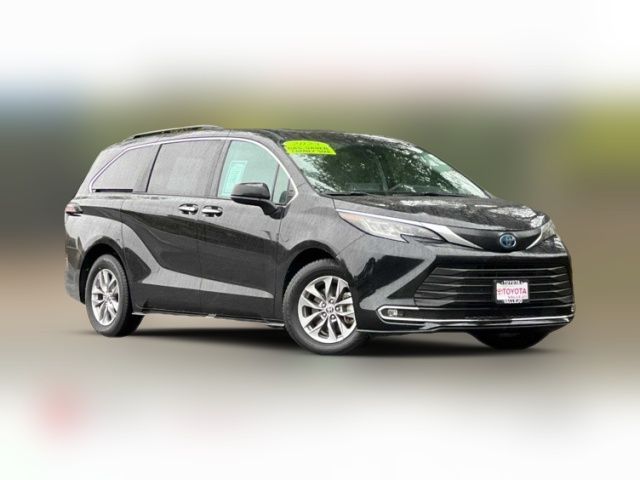 2023 Toyota Sienna XLE