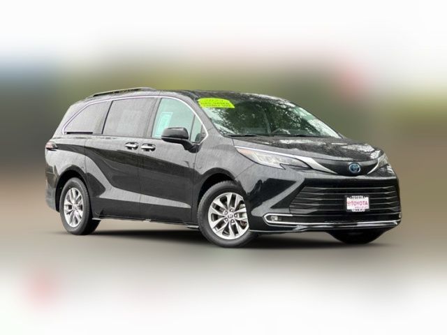 2023 Toyota Sienna XLE