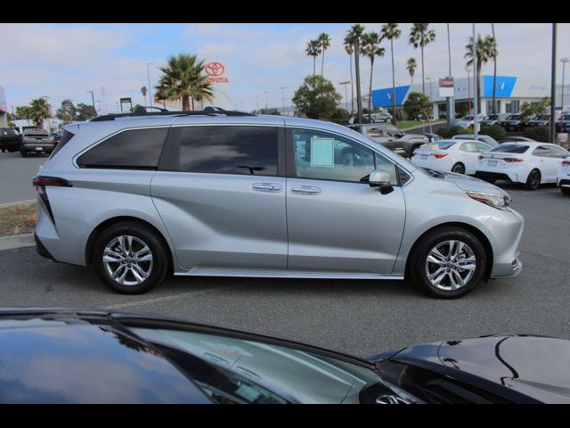 2023 Toyota Sienna XLE