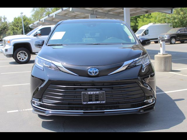 2023 Toyota Sienna XLE