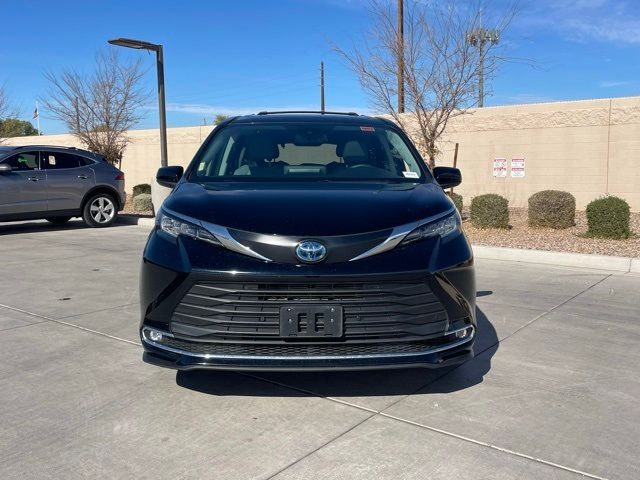 2023 Toyota Sienna XLE