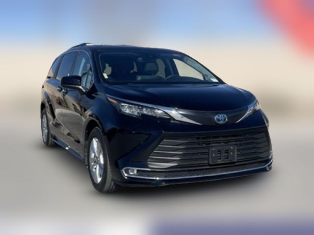 2023 Toyota Sienna XLE