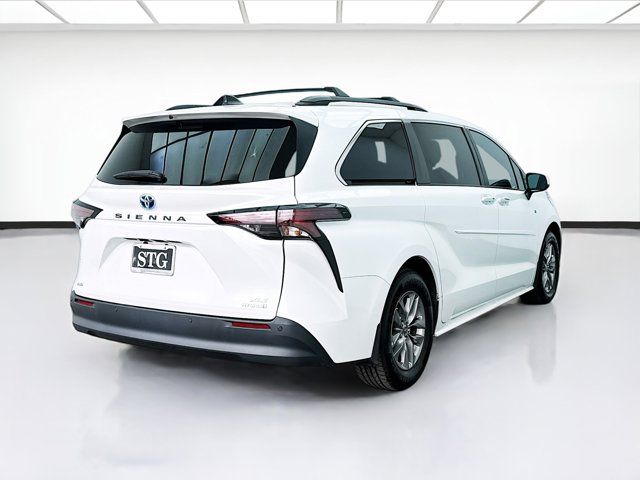 2023 Toyota Sienna XLE