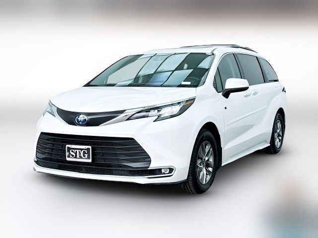 2023 Toyota Sienna XLE