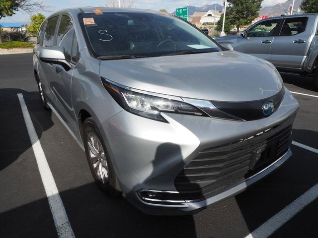 2023 Toyota Sienna XLE