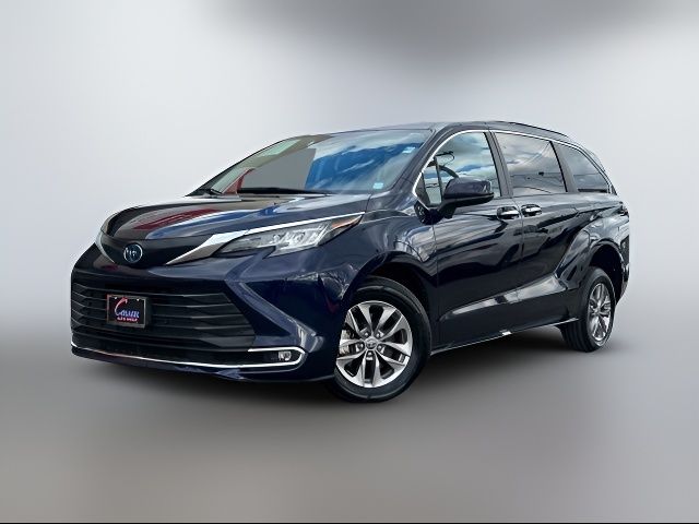 2023 Toyota Sienna XLE