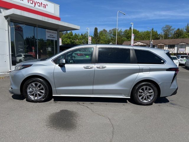 2023 Toyota Sienna XLE