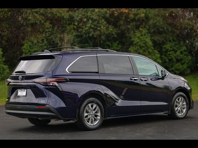 2023 Toyota Sienna XLE