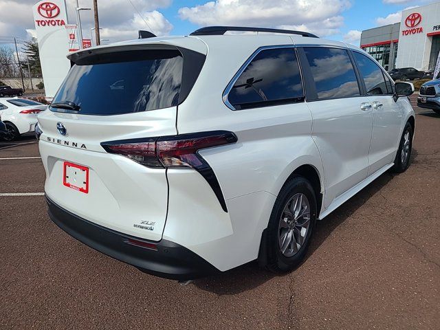 2023 Toyota Sienna XLE