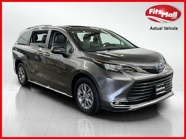 2023 Toyota Sienna XLE