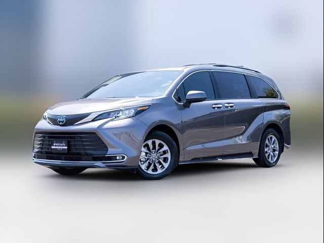 2023 Toyota Sienna XLE