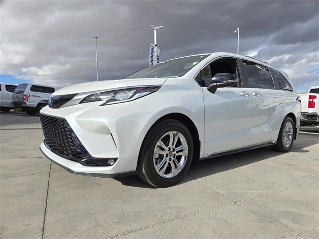 2023 Toyota Sienna XSE 25th Anniversary