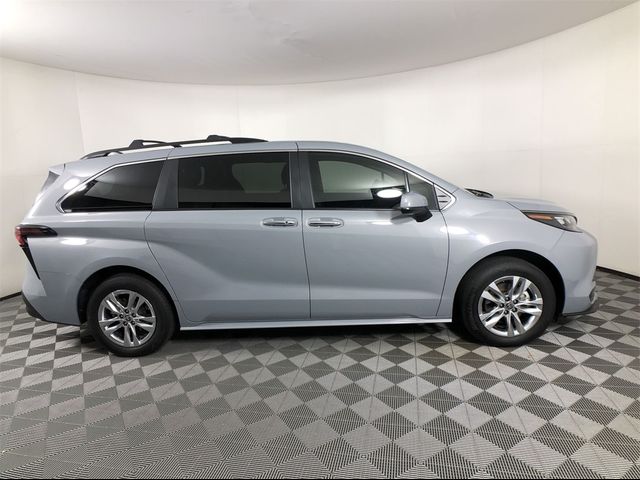 2023 Toyota Sienna Woodland Edition