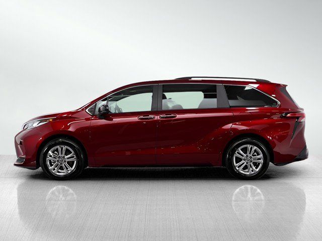 2023 Toyota Sienna XSE