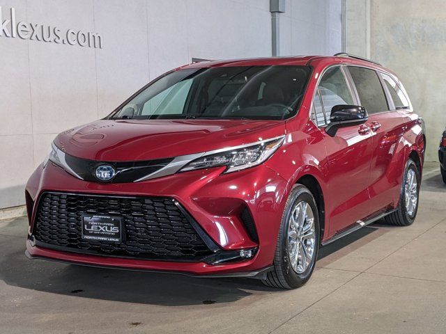 2023 Toyota Sienna XSE