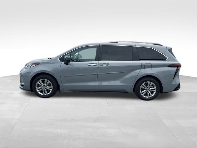 2023 Toyota Sienna XSE