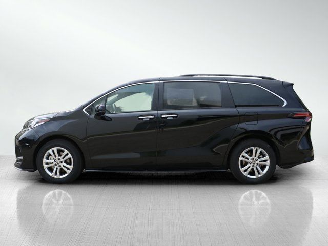 2023 Toyota Sienna XSE