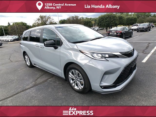 2023 Toyota Sienna XSE 25th Anniversary