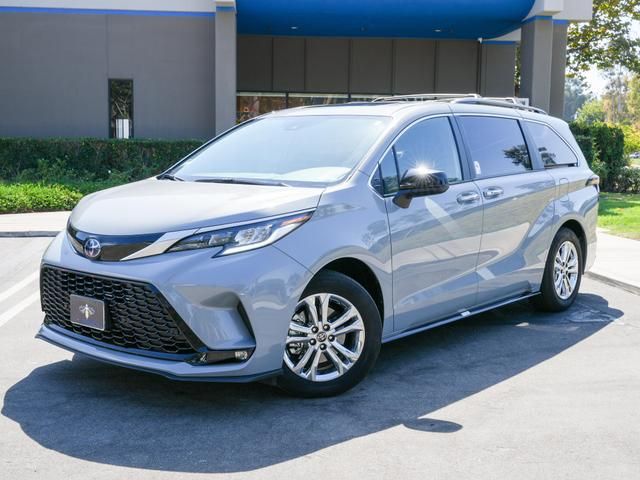 2023 Toyota Sienna XSE