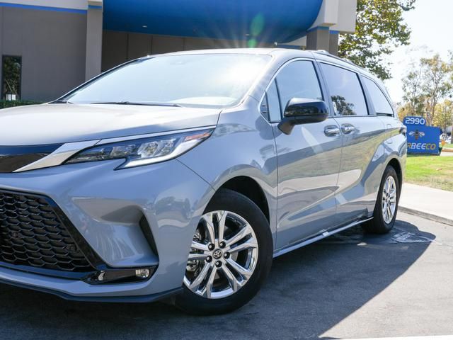 2023 Toyota Sienna XSE