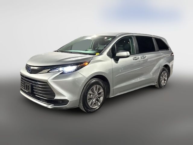 2023 Toyota Sienna LE