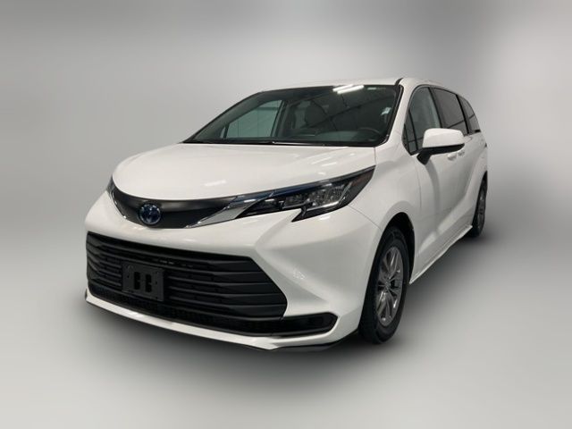 2023 Toyota Sienna LE