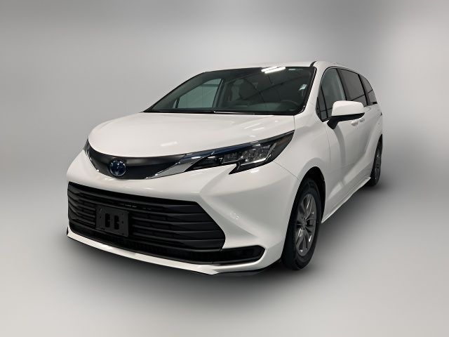 2023 Toyota Sienna LE