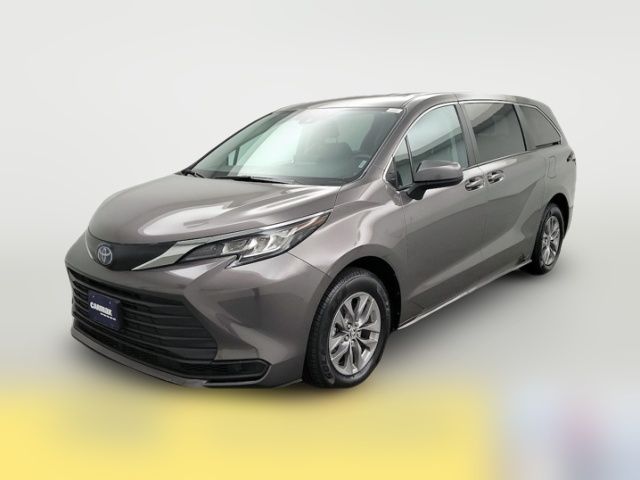 2023 Toyota Sienna LE
