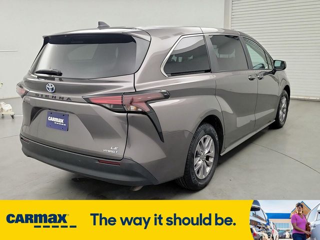 2023 Toyota Sienna LE