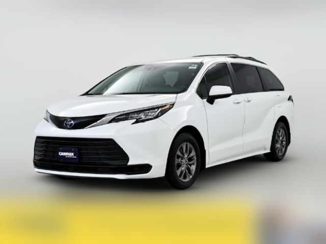 2023 Toyota Sienna LE