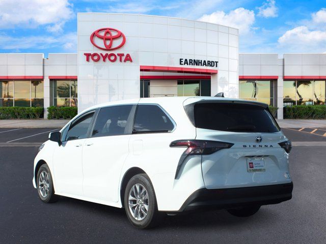 2023 Toyota Sienna LE