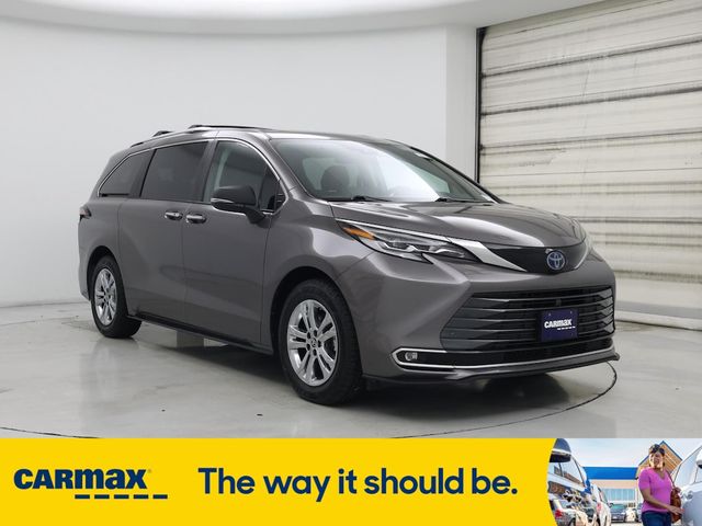 2023 Toyota Sienna Platinum