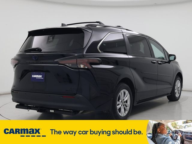 2023 Toyota Sienna Woodland Edition