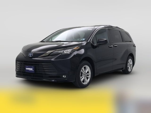 2023 Toyota Sienna Woodland Edition