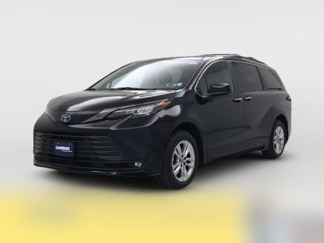 2023 Toyota Sienna Woodland Edition