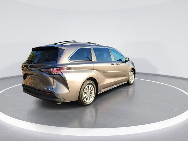 2023 Toyota Sienna XLE