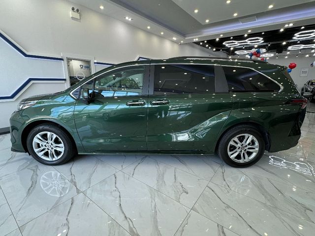 2023 Toyota Sienna XLE