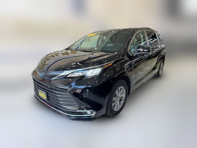 2023 Toyota Sienna XLE