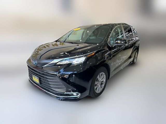 2023 Toyota Sienna XLE