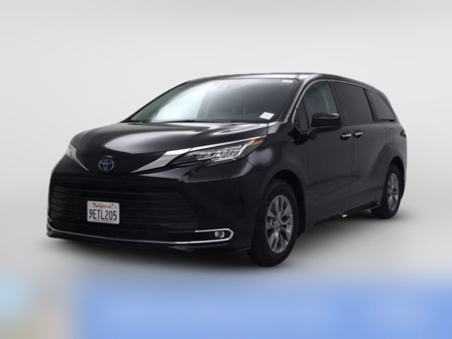 2023 Toyota Sienna XLE