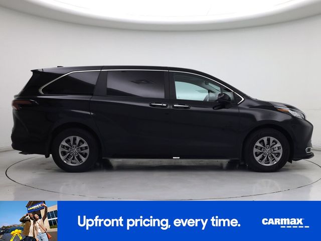 2023 Toyota Sienna XLE