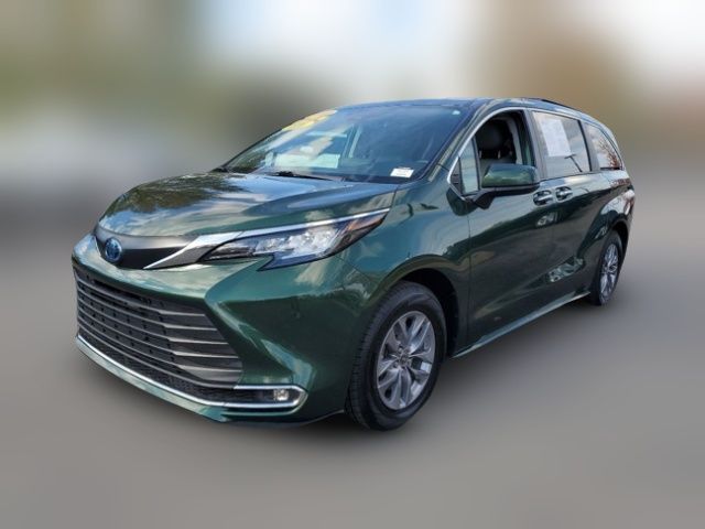 2023 Toyota Sienna XLE