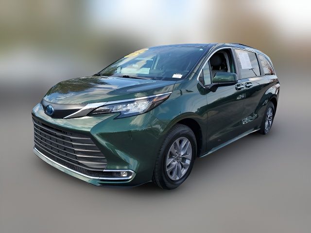 2023 Toyota Sienna XLE